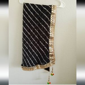 Chiffon leheriya  Dupatta with gotapatti and pearl border with latkans